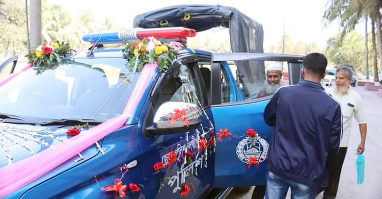 বিদায়বেলায় বুকে বুক হাতে হাত মেলালেন ওসি-এসপি