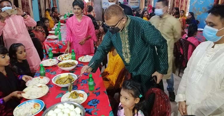 পুলিশ সুপারের ঈদের দিন কাটল এতিম শিশুদের সঙ্গে