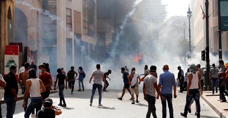 Police fire tear gas at Beirut protesters furious after explosion