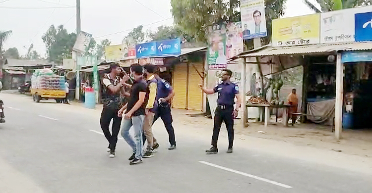 মুন্সিগঞ্জে বিএনপির কর্মসূচিতে পুলিশের লাঠিচার্জ