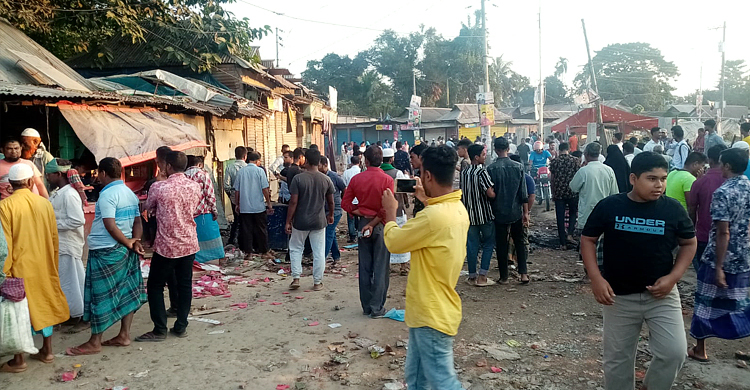 নেত্রকোনায় দুপক্ষের সংঘর্ষে পুলিশসহ আহত অর্ধশত