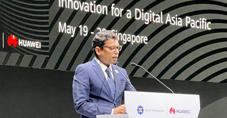 সিঙ্গাপুরে ‘স্মার্ট বাংলাদেশের’ কর্মপরিকল্পনা উপস্থাপন পলকের