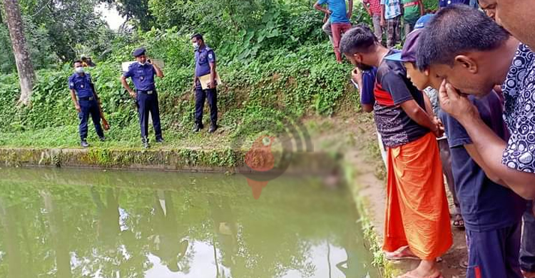 মাজারের পুকুরে ভেসে উঠলো মানুষের মাথা