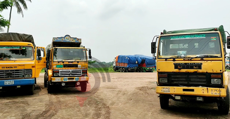 এজেন্টদের কর্মবিরতিতে আখাউড়া স্থলবন্দরে আমদানি-রপ্তানি বন্ধ