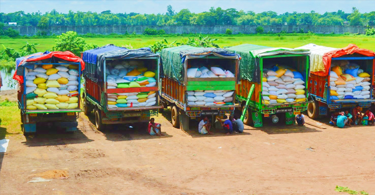 চাঁদাবাজির অভিযোগে আখাউড়া বন্দরে মালামাল পরিবহন বন্ধ