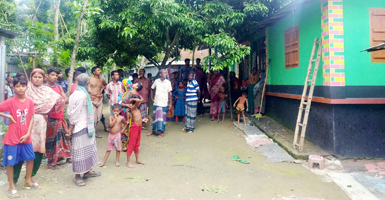ইউটিউব দেখে পটকা বানাতে গিয়ে ঝলসে গেলো হাত-পা