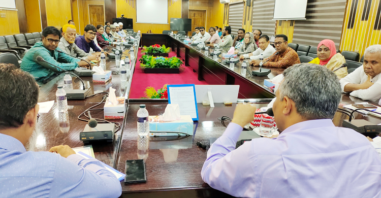 কেন্দ্রে বসবে ক্যামেরা, সঙ্গে মোবাইল নিতে পারবেন না ভোটাররা