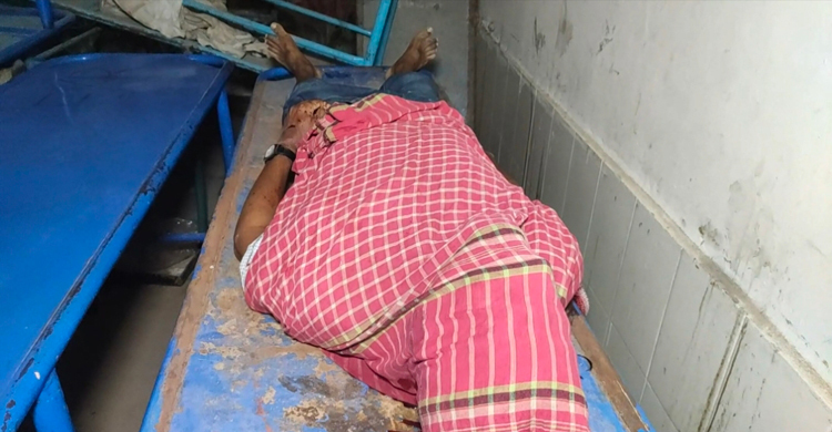 বাড়ি ফেরার পথে ব্যবসায়ীকে কুপিয়ে হত্যা