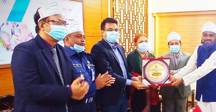 সেই শাহ আলমের হাতে ‘সমাজসেবার সম্মাননা’