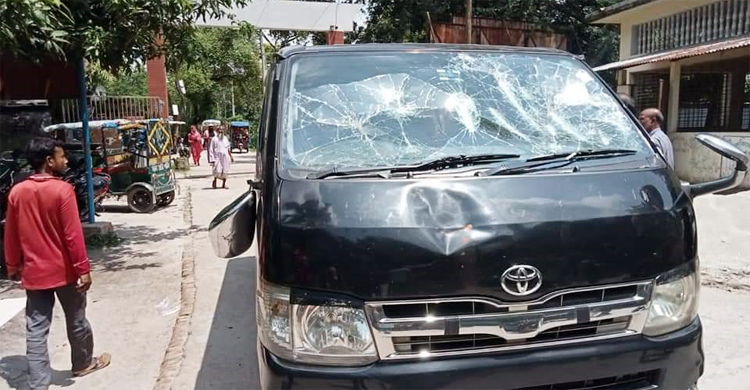 যুবদলের নেতাকর্মীদের ওপর ‘ছাত্রলীগ-যুবলীগের’ হামলা, গাড়ি ভাঙচুর