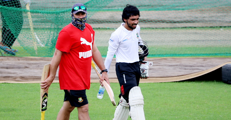 ৪ বিদেশি কোচের অধীনে ফের অনুশীলন শুরু