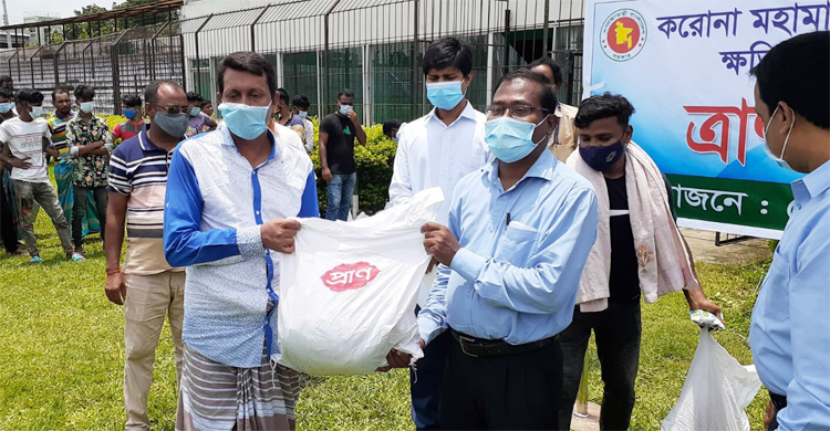 ১১ হাজার পরিবারকে খাদ্য সহায়তা দিলো প্রাণ-আরএফএল গ্রুপ