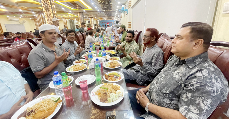 নরসিংদীতে সাংবাদিকদের সম্মানে প্রাণ-আরএফএল এর ইফতার