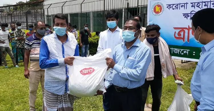 PRAN-RFL Group distributes food among 11 thousand families