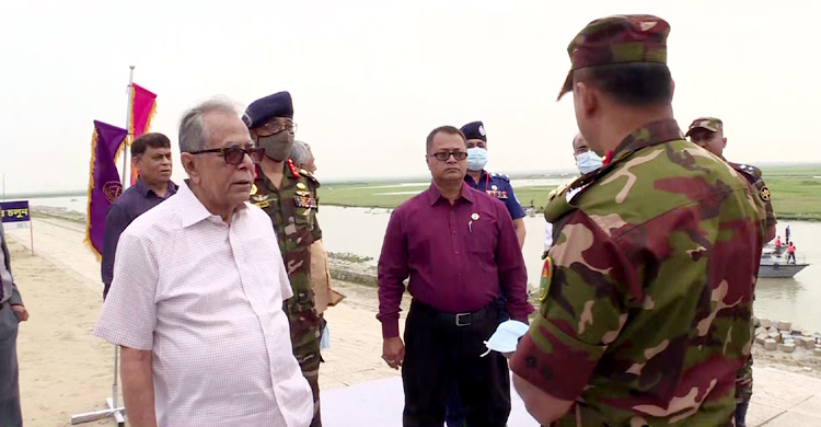 কিশোরগঞ্জে নির্মাণাধীন সেনানিবাস পরিদর্শন করলেন রাষ্ট্রপতি