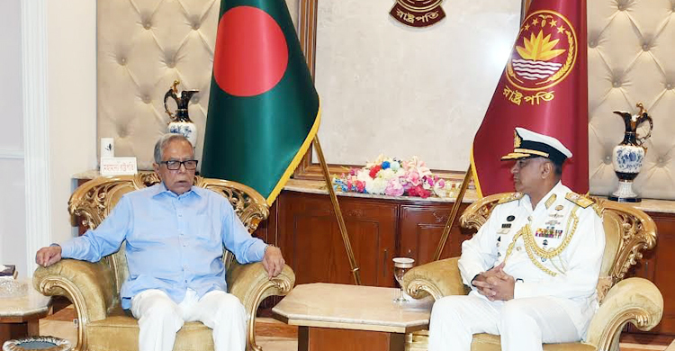 আবাসিক হলে প্রকৃত শিক্ষার্থীর অবস্থান নিশ্চিত করতে হবে