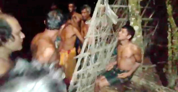 পরকীয়ার অপবাদে যুবককে হাত-পা বেঁধে রাতভর নির্যাতন