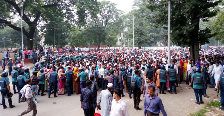 সমাপনী বর্জন থেকে সরে আসলেন প্রাথমিক শিক্ষকরা