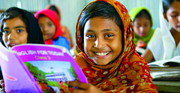 মায়ের মোবাইলের ক্ষুদে বার্তানুযায়ী পড়বে প্রাথমিকের শিক্ষার্থীরা