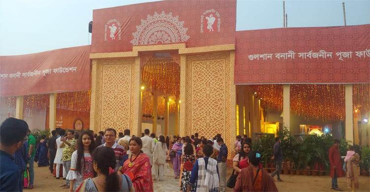 অষ্টমীতে উৎসবমুখর রাজধানীর পূজামণ্ডপগুলো