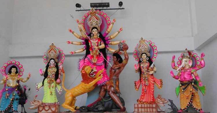 ফেনীতে ১৩৭ মন্ডপে চলছে দুর্গাপূজার প্রস্তুতি