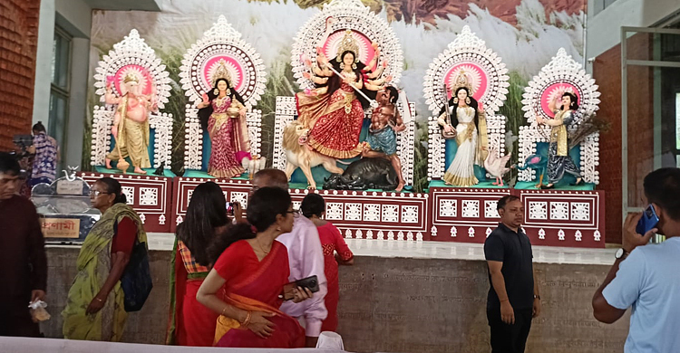 আজ মহাষষ্ঠী, শারদীয় দুর্গোৎসব শুরু