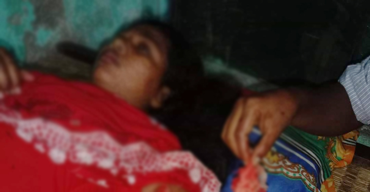 সাতক্ষীরায় কিশোরীকে ছুরিকাঘাতে হত্যাচেষ্টা