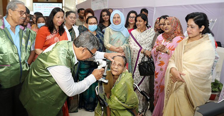চোখের চিকিৎসায় পুনাকের ফ্রি মেডিকেল ক্যাম্প