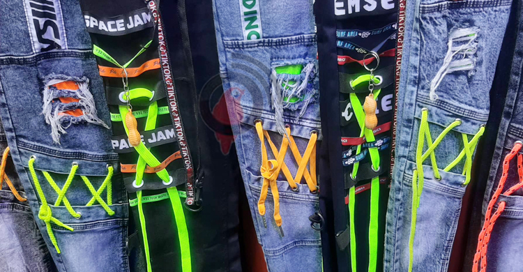 ঈদ মার্কেটে পুষ্পা ও কাঁচা বাদাম প্যান্ট