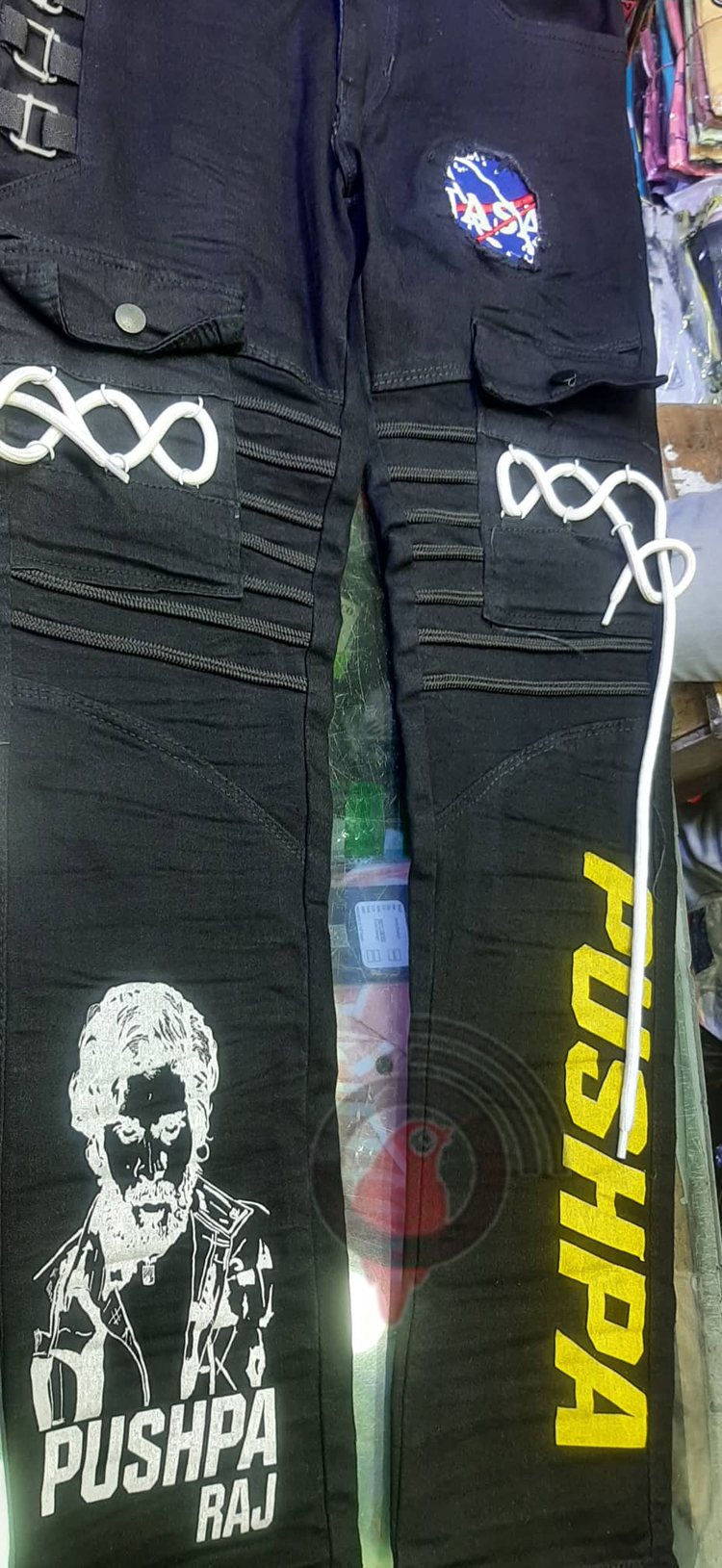 ঈদ মার্কেটে পুষ্পা ও কাঁচা বাদাম প্যান্ট