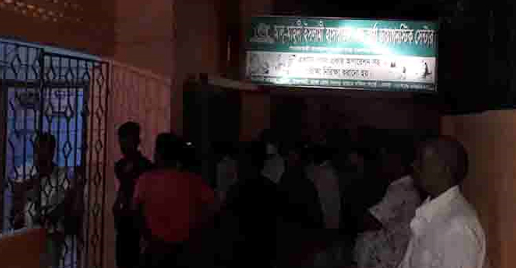 পুঠিয়ায় ভুল চিকিৎসায় প্রসূতির মৃত্যু, ক্লিনিক বন্ধ