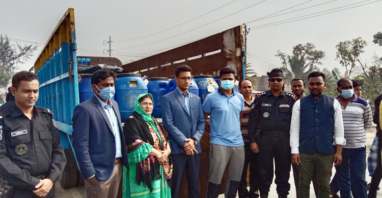 পটুয়াখালীতে ১৮ লাখ বাগদা চিংড়ির রেণু জব্দ