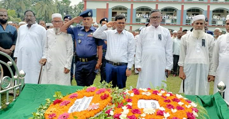 বীর মুক্তিযোদ্ধা আবদুর রাজ্জাককে রাষ্ট্রীয় মর্যাদায় দাফন
