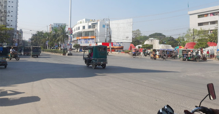 বাসের পর এবার রাজশাহীতে বন্ধ তিন চাকার যানও