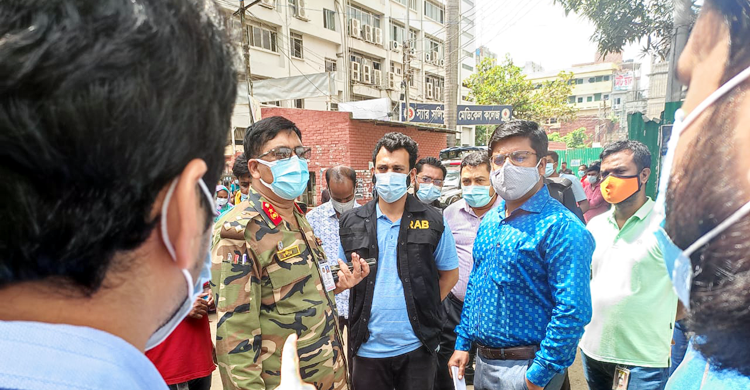 মিটফোর্ড হাসপাতালে র্যাবের অভিযান, ২৩ দালাল আটক