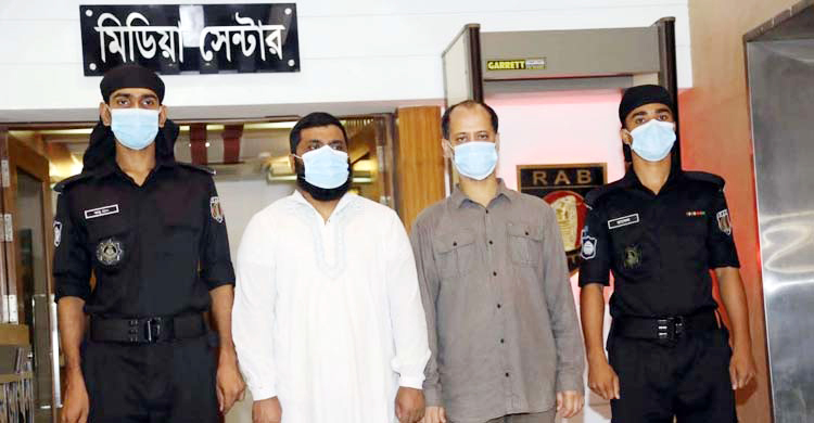 বঙ্গবন্ধু পরিবারের নাম ভাঙিয়ে প্রতারণা: দুজন ২ দিনের রিমান্ডে