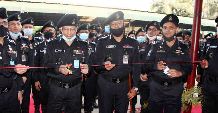 অপরাধ ঝুঁকিতে থাকাদের পথ দেখাবে র‍্যাবের ‘নবজাগরণ’