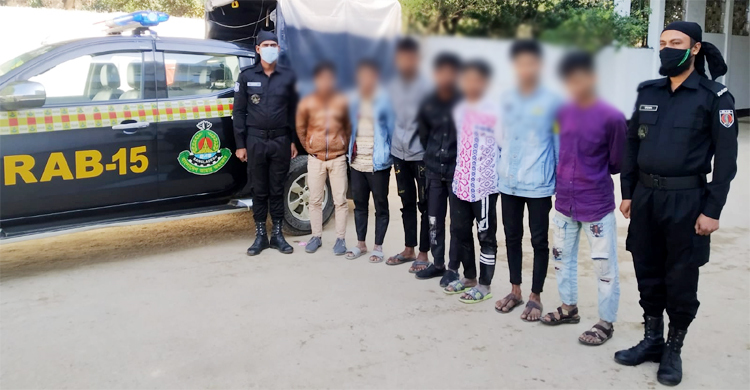 কক্সবাজারে কিশোর গ্যাংয়ের ৭ সদস্য আটক