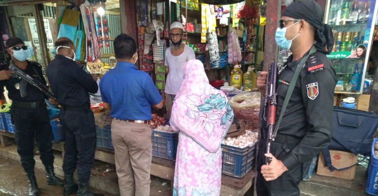 চাল-পেঁয়াজ বেশি দামে বিক্রি করায় ৪০ হাজার টাকা জরিমানা