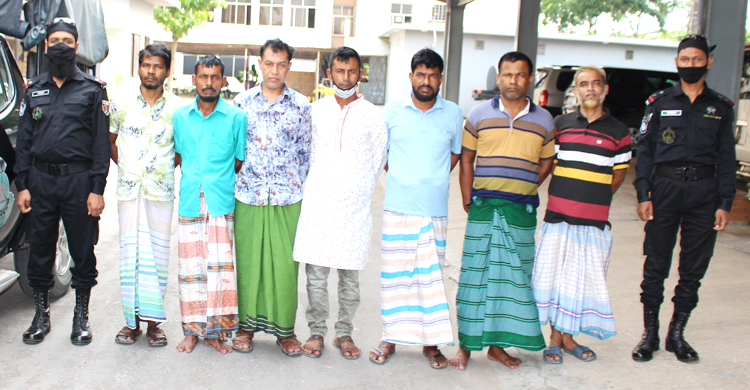 নগদ টাকাসহ সাত জুয়াড়ি গ্রেফতার
