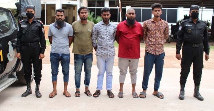 নাসিক কাউন্সিলরের সহযোগী ৫ চাঁদাবাজ গ্রেফতার