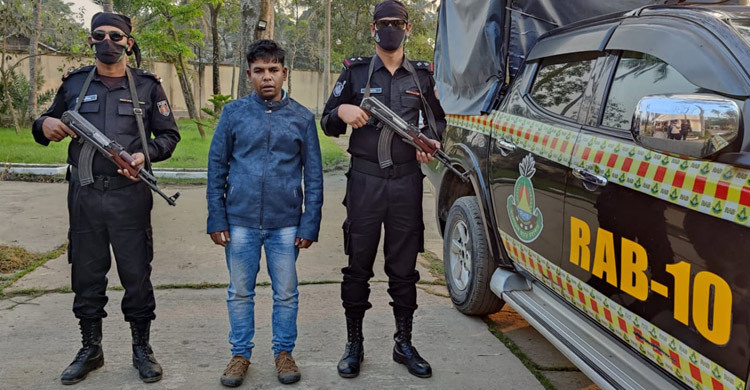 গ্লাস সুমনের মাদক কারবারের প্রধান ‘হেরোইন আজিজ’ গ্রেফতার