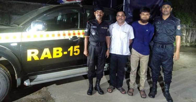 কক্সবাজারে ছয় হাজার ইয়াবাসহ আটক ২