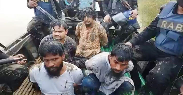 4 militants detained after gunfight with RAB