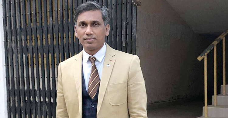 রংপুরের শ্রেষ্ঠ উপজেলা শিক্ষা কর্মকর্তা রফিক উজ-জামান