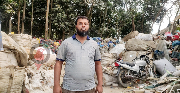 পরিত্যক্ত প্লাস্টিকে প্রতিবন্ধী রফিকুলের ভাগ্য বদল