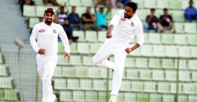 রোহিতকে দুর্দান্ত সুইংয়ে ফেরালেন রাহী