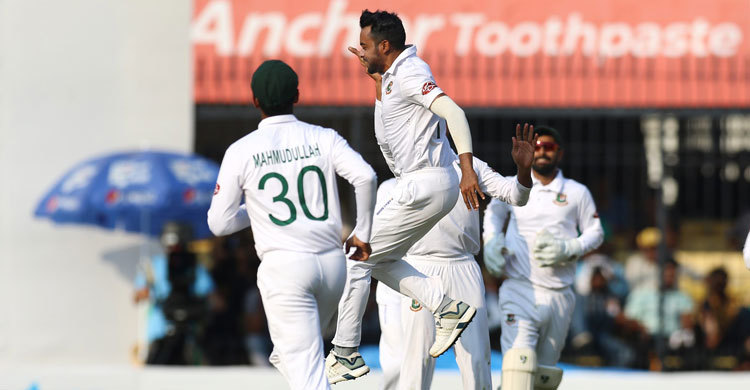 কোহলিকে শূন্য রানে ফিরিয়ে দিলেন রাহী