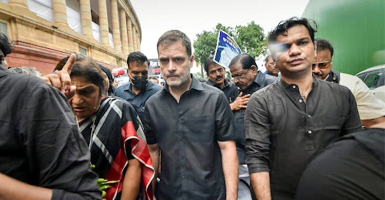 রাহুল গান্ধী ফের আটক