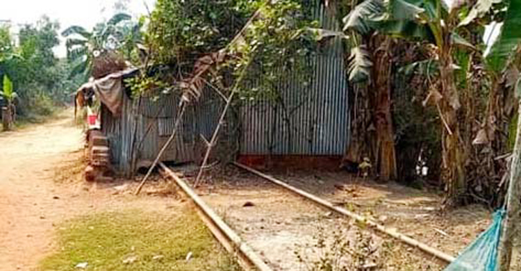 ফেনী-বিলোনিয়া রেলপথ এখন বিলীনপ্রায়